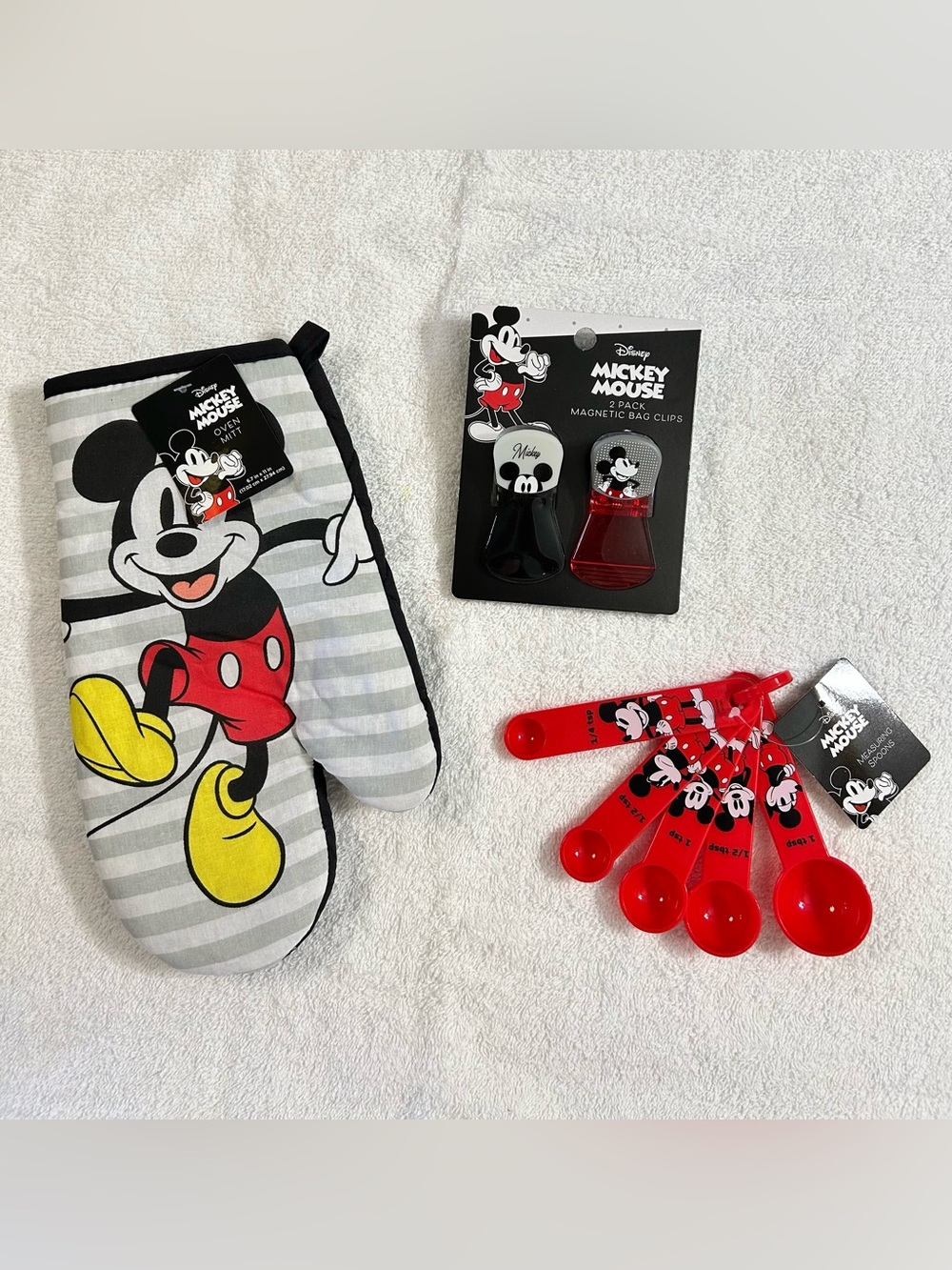 New! Disney Mickey Mouse Kitchen Bundle Oven Mitt Bag Clips Measuring Spoons